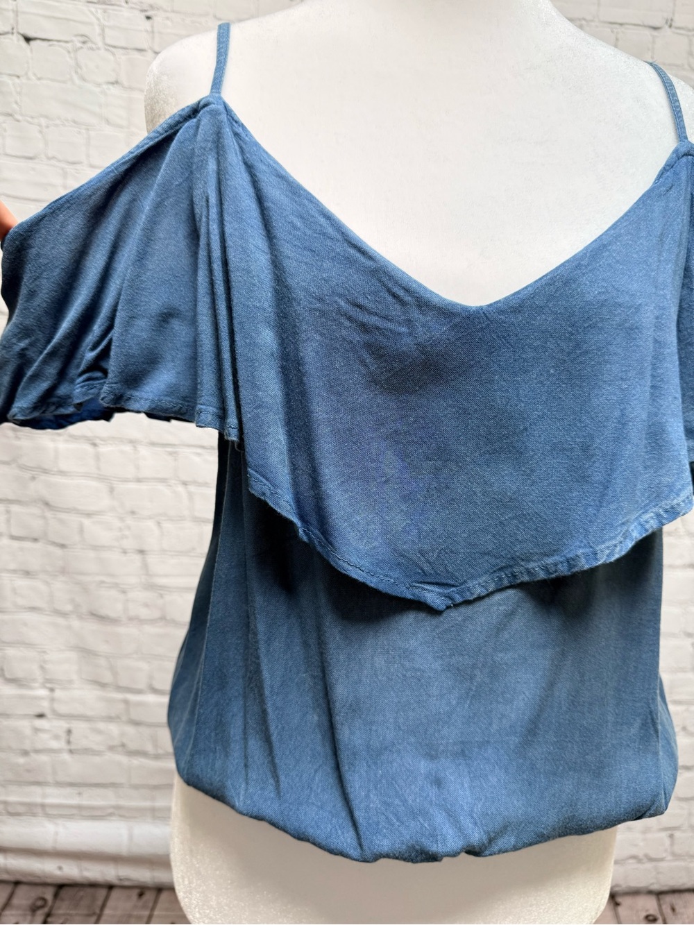 Blue Cold-Shoulder Ruffle Camisole - Picture 2 of 4